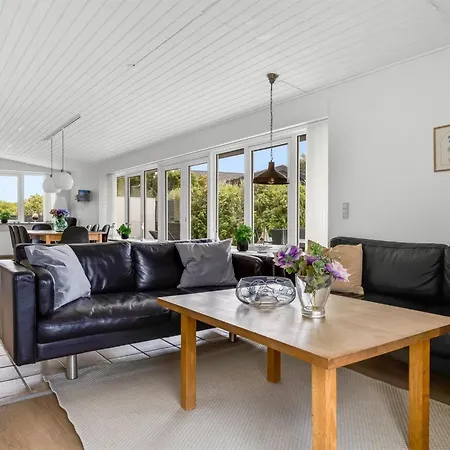 Kita - 500m From The Sea By Interhome Lakolk