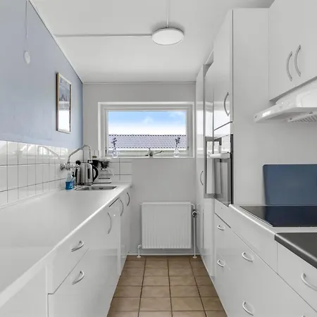 Kita - 500m From The Sea By Interhome *